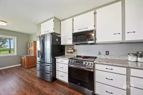 Kitchen - 249 W 500 S, Jerome, ID 83338 photo 3 of 5