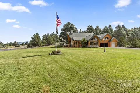 Exterior - 135 Par Dr, Cascade, ID 83611 photo 8 of 10