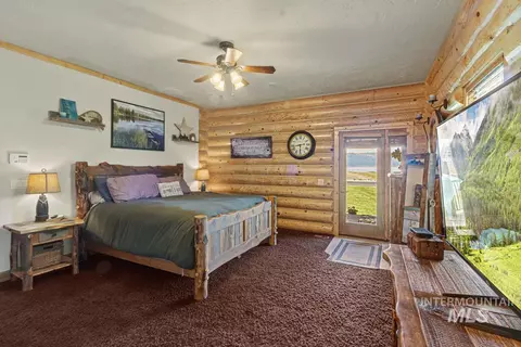 Bedroom - 135 Par Dr, Cascade, ID 83611 photo 1 of 5