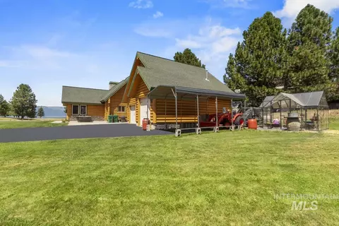 Exterior - 135 Par Dr, Cascade, ID 83611 photo 7 of 10