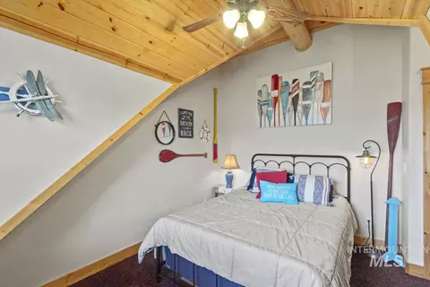 Bedroom - 135 Par Dr, Cascade, ID 83611 photo 5 of 5