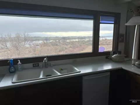 Kitchen - 236 E Hwy 81, Burley, ID 83318 photo 2 of 5