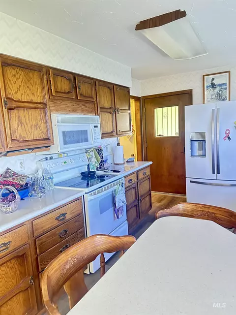 Kitchen - 236 E Hwy 81, Burley, ID 83318 photo 4 of 5