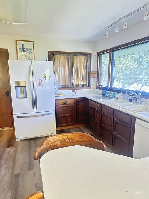 Kitchen - 236 E Hwy 81, Burley, ID 83318 photo 5 of 5