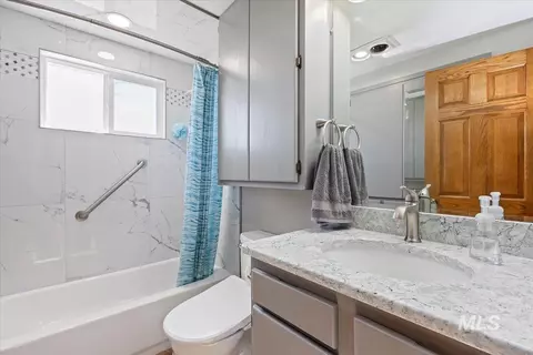 Bath - 2918 N 2600 E, Twin Falls, ID 83301 photo 2 of 2