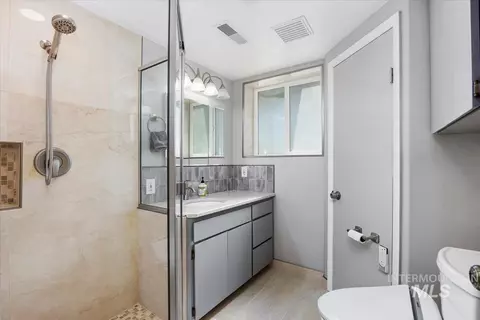 Bath - 2918 N 2600 E, Twin Falls, ID 83301 photo 1 of 2
