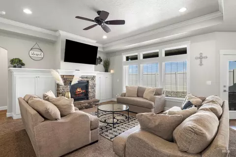 2709 Fallcrest St, Caldwell, ID 83607