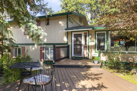 108 Gardner Pl, Cascade, ID 83611