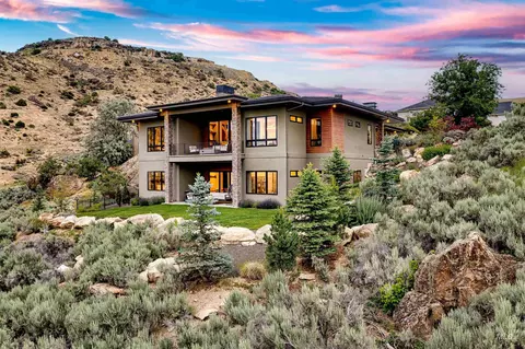 3054 E Birdsong Dr, Boise, ID 83712
