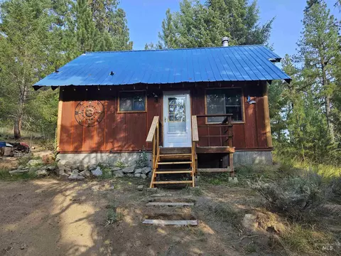 1510 Crown Point Pkwy, Cascade, ID 83611