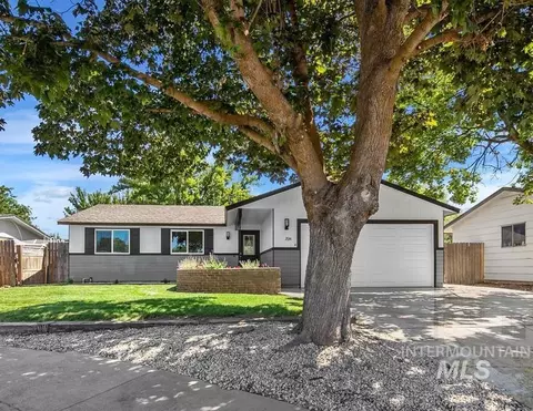 2934 N Manchester Pl, Boise, ID 83704