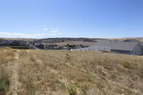 2230 Deer Pointe Dr, Clarkston, WA 99403
