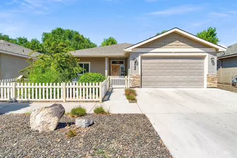 9484 W Woodland Dr, Boise, ID 83704