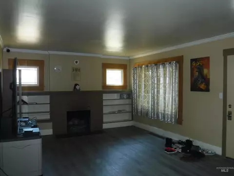Living - 1206 9th Ave E, Twin Falls, ID 83301 photo 2 of 2