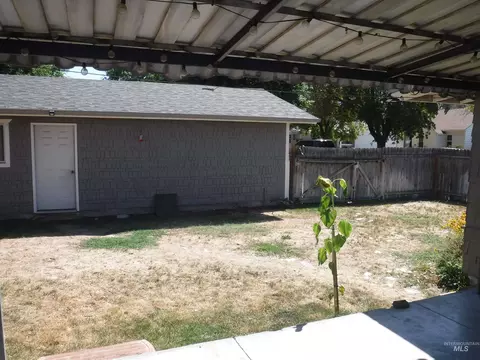 Exterior - 1206 9th Ave E, Twin Falls, ID 83301 photo 2 of 6