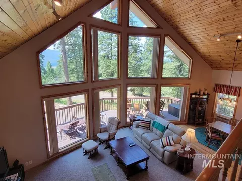 448 Hilltop Rd, Cascade, ID 83611