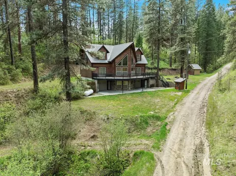 11 Forest Trl, Garden Valley, ID 83622