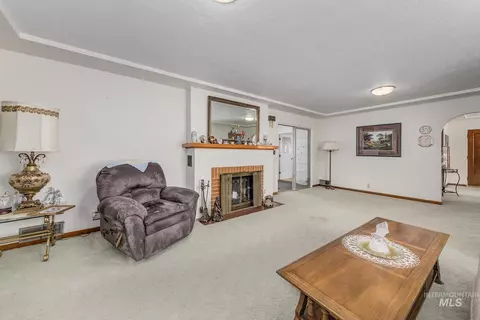Living - 116 Pioneer Rd, Weiser, ID 83672 photo 1 of 2