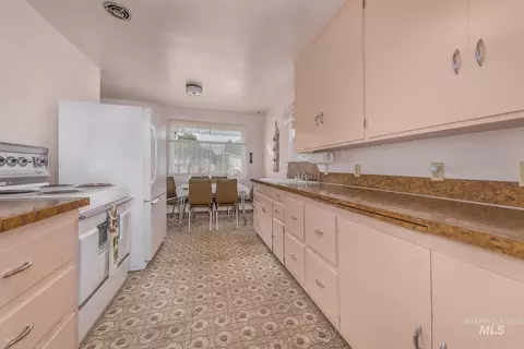 Kitchen - 116 Pioneer Rd, Weiser, ID 83672 photo 1 of 3