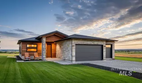 600 Oxford St, Burley, ID 83318