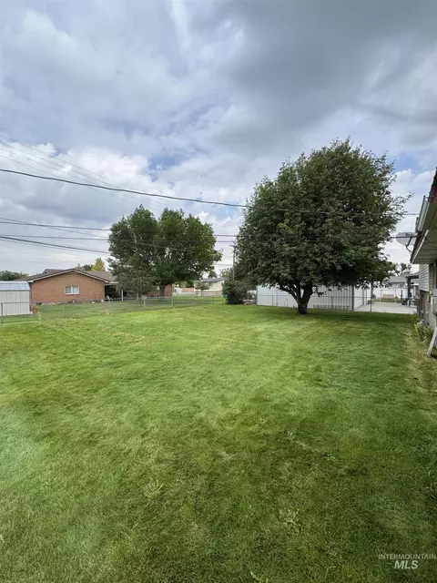 2912 Almo, Burley, ID 83318