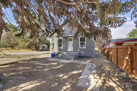 213 N Cedar St, Jerome, ID 83338