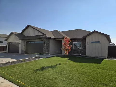1557 Tule Dr, Twin Falls, ID 83301
