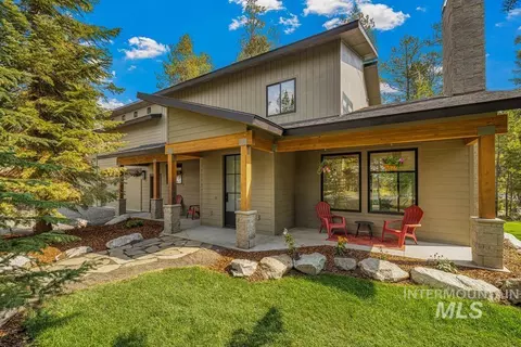 12850 Aurora Dr, Donnelly, ID 83615