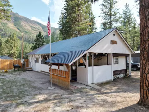 8395 Hwy 21, Lowman, ID 83637
