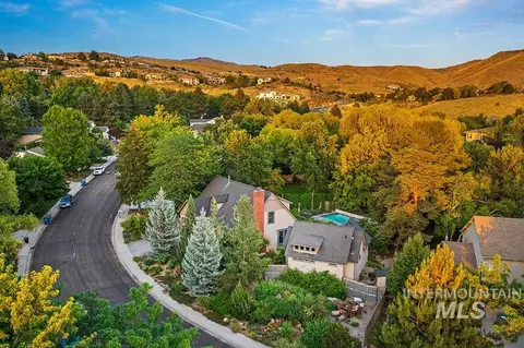 2373 E Roanoke Dr, Boise, ID 83712