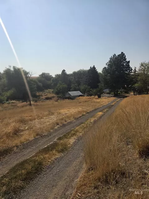 870 Dutch Flat Rd, Pomeroy, WA 99347