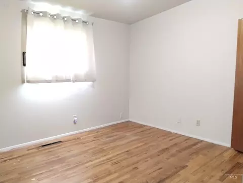 Bedroom - 1298 E 2nd St, Weiser, ID 83672 photo 2 of 3