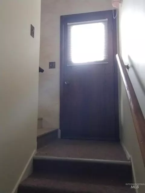 Entry Way - 1298 E 2nd St, Weiser, ID 83672 photo 2 of 4