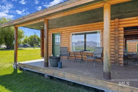 128 E Sage Ave, Fairfield, ID 83327