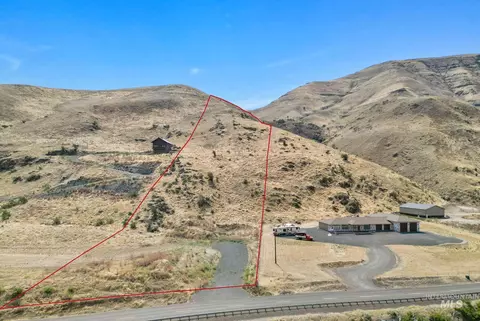 24122 Snake River Rd, Asotin, WA 99402