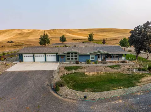 1010 Kluss Rd, Genesee, ID 83832
