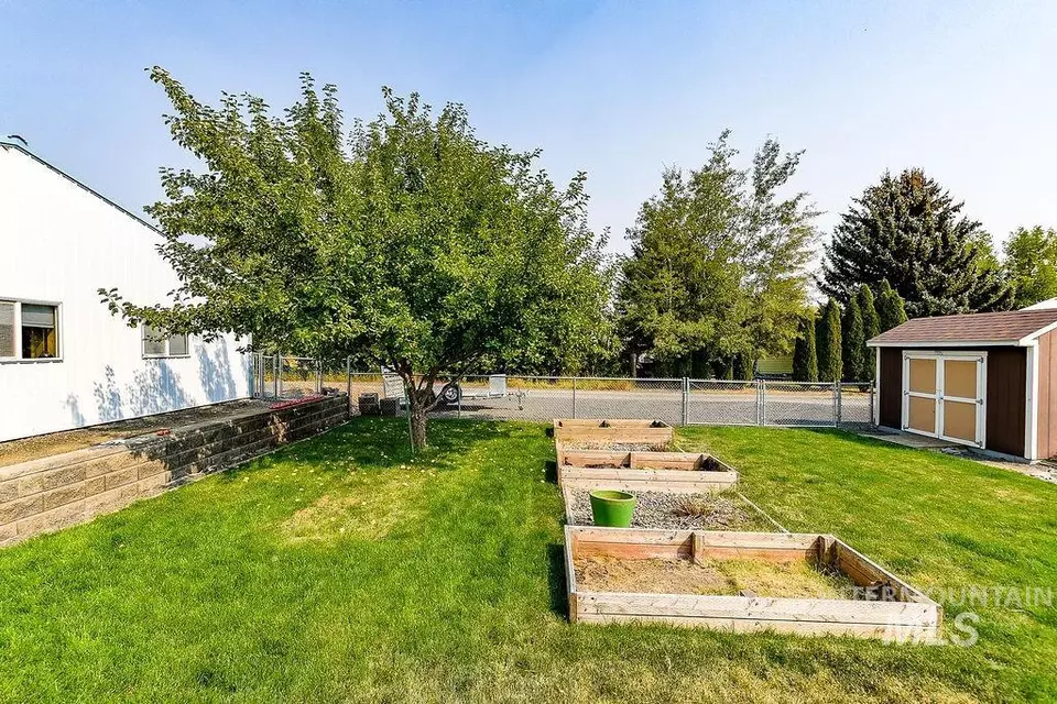 Exterior - 414 S Garfield, Genesee, ID 83832 photo 4 of 6