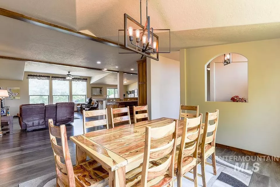 Dining - 414 S Garfield, Genesee, ID 83832 photo 2 of 4
