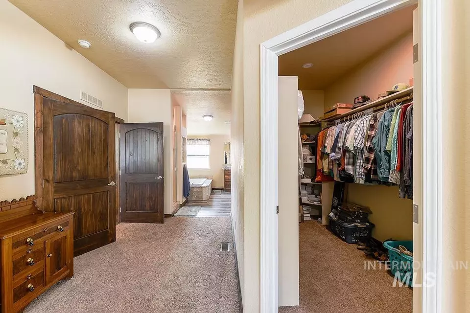 Entry Way - 414 S Garfield, Genesee, ID 83832 photo 4 of 7