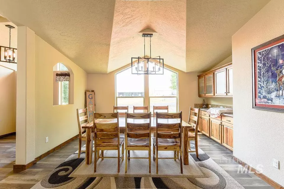 Dining - 414 S Garfield, Genesee, ID 83832 photo 1 of 4