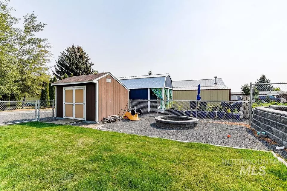 Exterior - 414 S Garfield, Genesee, ID 83832 photo 3 of 6