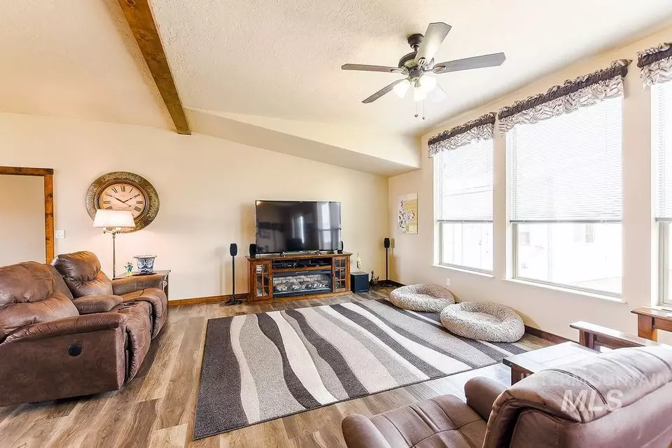 Living - 414 S Garfield, Genesee, ID 83832 photo 1 of 2