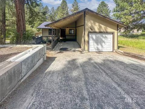 Exterior - 109 Par Dr, Cascade, ID 83611 photo 3 of 7