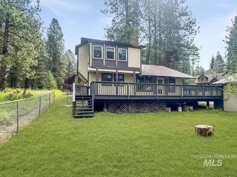 Exterior - 109 Par Dr, Cascade, ID 83611 photo 5 of 7