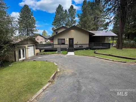 Exterior - 109 Par Dr, Cascade, ID 83611 photo 2 of 7