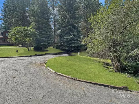 Exterior - 109 Par Dr, Cascade, ID 83611 photo 6 of 7