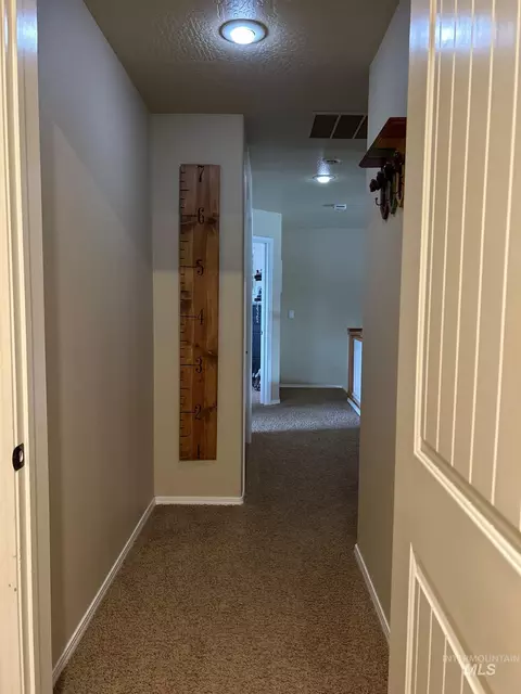 Entry Way - 3091 Echo Rd, Nyssa, OR 97913 photo 4 of 5