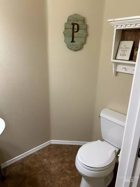 Bath - 3091 Echo Rd, Nyssa, OR 97913 photo 1 of 4