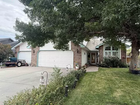 1730 Castle Way, Mountain Home, ID 83647