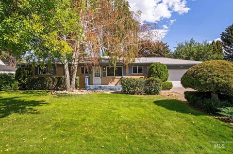 1158 N Locust St, Twin Falls, ID 83301